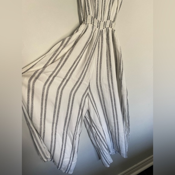 White jumpsuit with strips from urban outfitters - Picture 1 of 3
